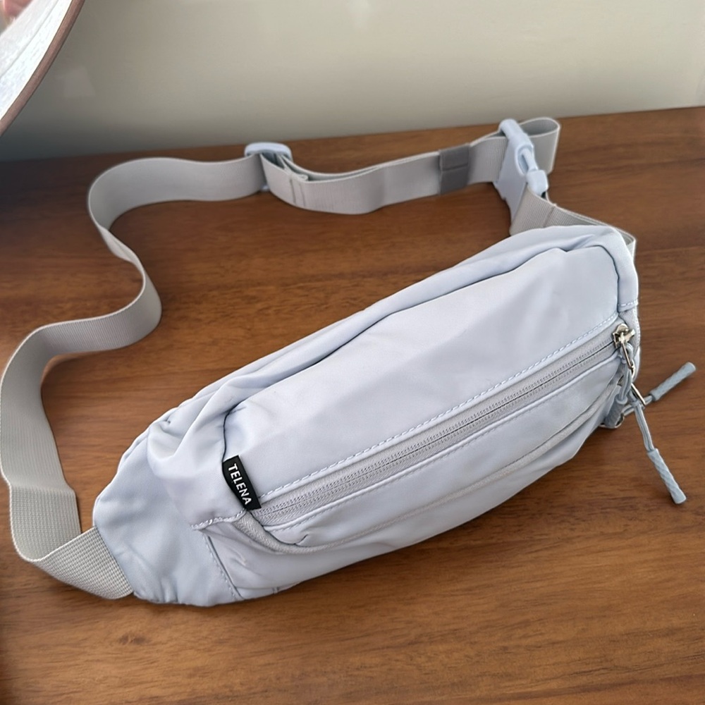 NWOT BLUE-GREY STYLISH FANNY PACK